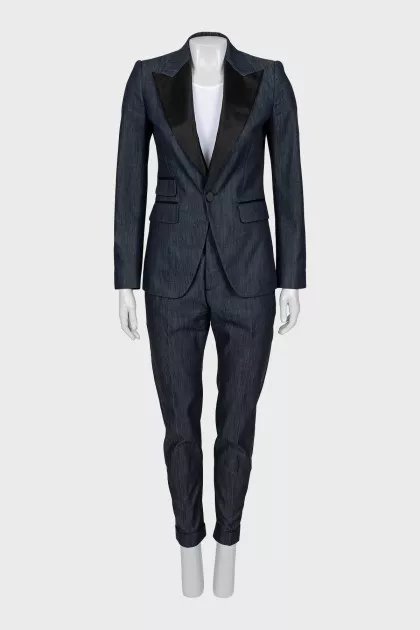 Blue suit with trousers