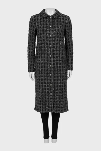 Straight cut coat with branded buttons