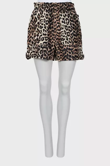 Shorts with elastic waistband in animal print