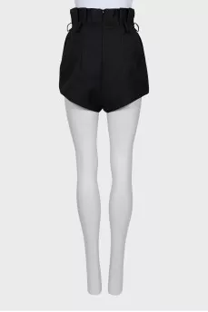 Fitted wool shorts