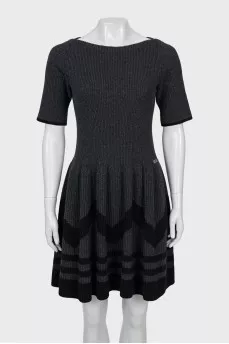 Fitted dress made of wool and cashmere