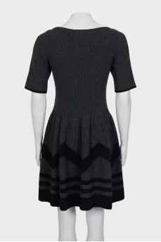 Fitted dress made of wool and cashmere