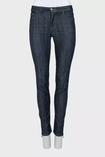 Skinny dark blue jeans