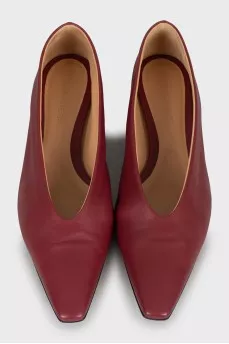 Low heel pointed toe shoes