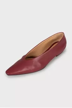 Low heel pointed toe shoes