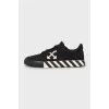 Men's sneakers with striped soles