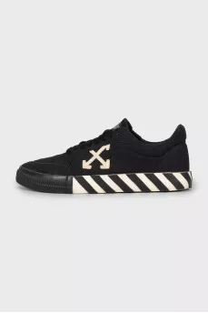 Men's sneakers with striped soles