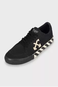 Men's sneakers with striped soles