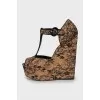 Wedge sandals with lace