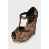 Wedge sandals with lace