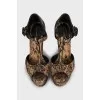 Wedge sandals with lace