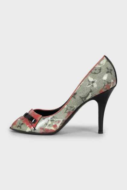 Printed open toe shoes