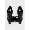 Patent leather heeled shoes