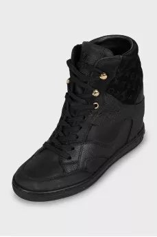 Leather boots with branded embossing