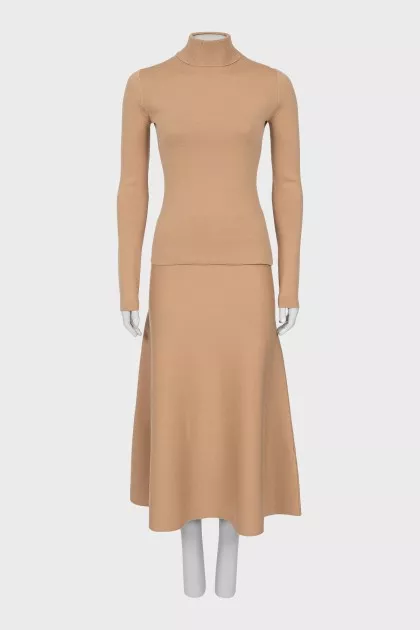 Suit with a skirt made of wool and cashmere