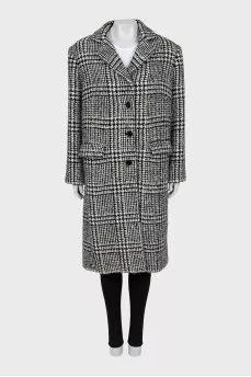 Knitted coat in black and white