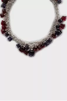 Серебряное ожерелье декорированное цветами
