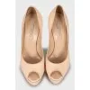 Leather shoes with metal heels