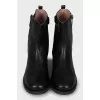 Leather boots with double zip