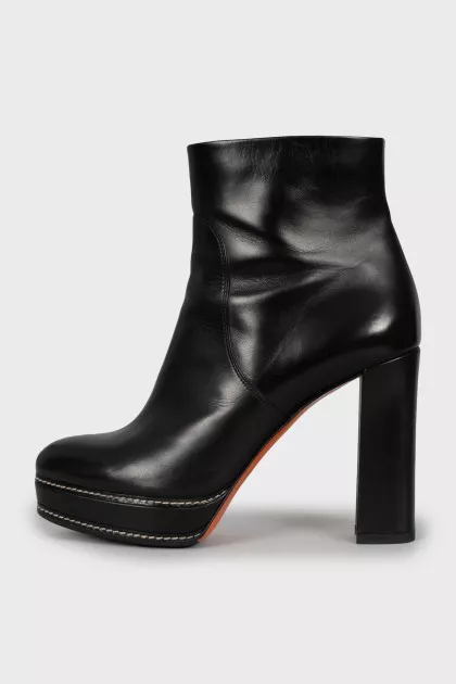 Leather ankle boots with heels