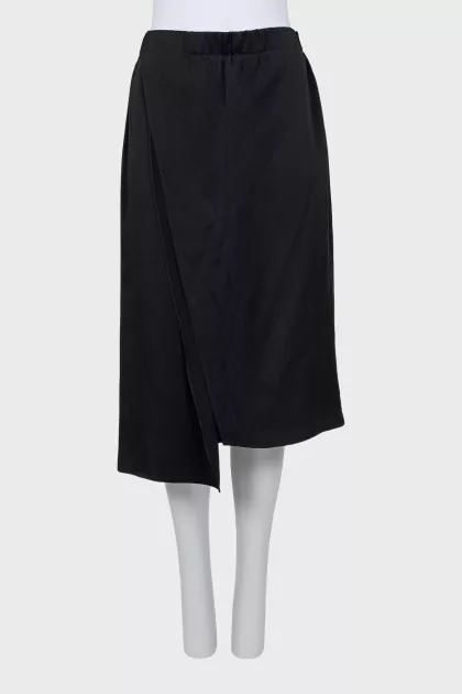 Straight cut skirt with slits
