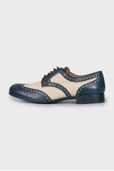 Brogues made of textile and leather