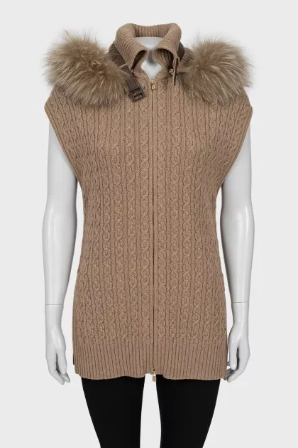 Cashmere vest with fox fur