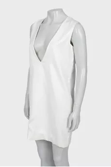 White dress with a cutout on the back