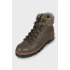 Insulated boots with fur upper