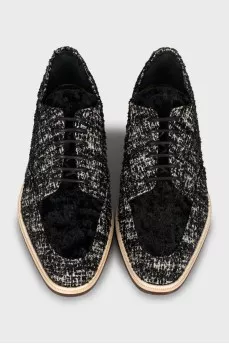 Textile oxfords in a combination of colors
