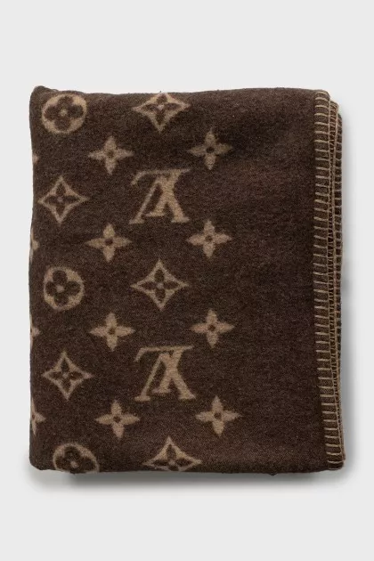 Woolen blanket with signature print