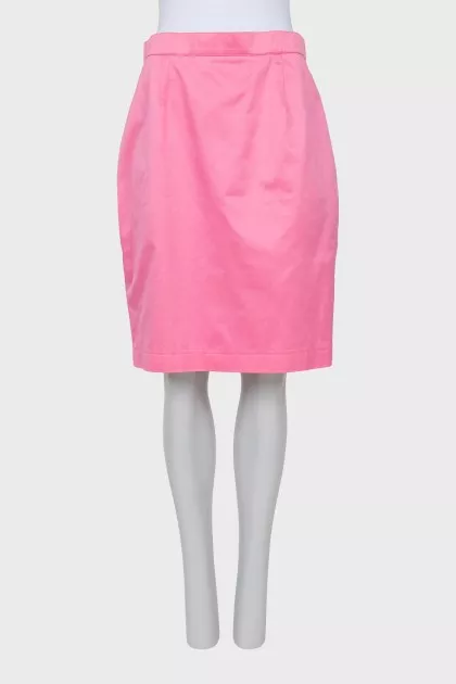 Straight pink skirt