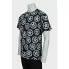 Men's T-shirt with branded print and tag