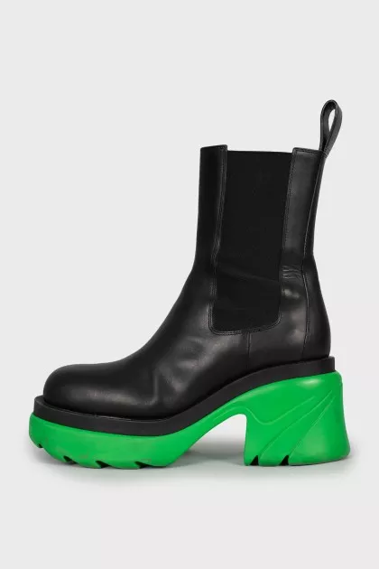 Leather boots with accent sole