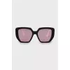 Sunglasses with contrasting temples