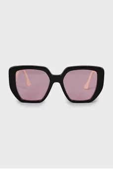 Sunglasses with contrasting temples