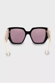 Sunglasses with contrasting temples