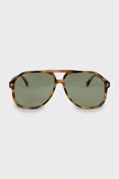 Aviator sunglasses with tint