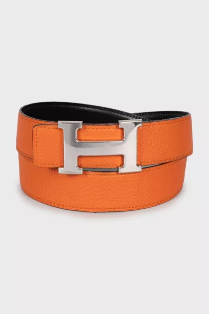 Reversible leather belt with signature buckle