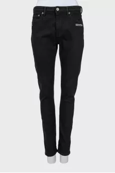 Чорні джинси tapered fit