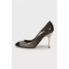 Mixed color pumps
