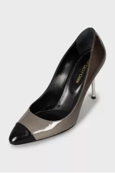 Mixed color pumps