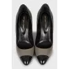 Mixed color pumps