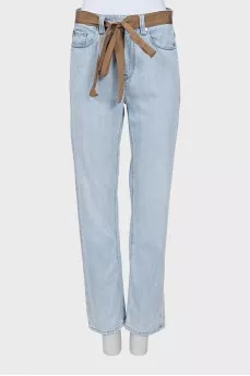 Blue jeans with belt