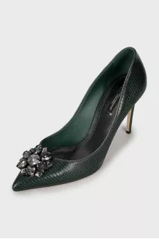 Leather shoes with green rhinestones