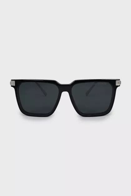 Sunglasses with engraving