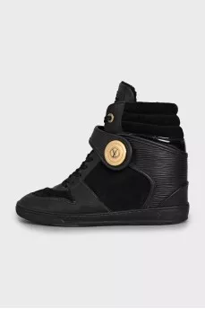 Suede and leather boots