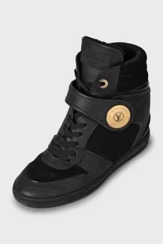 Suede and leather boots