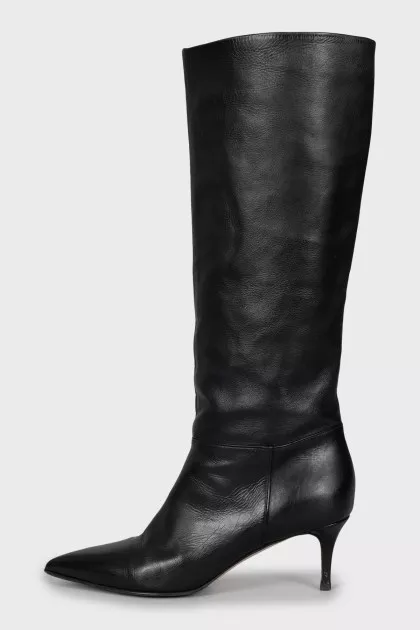 Pointed toe stiletto boots