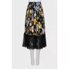 Floral print skirt with lace